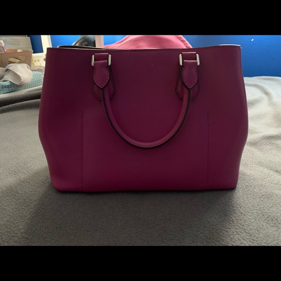 Michael Kors Greenwich MD Tote Handbag - Picture 4 of 5